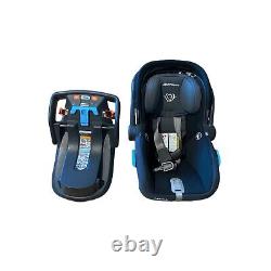 UPPAbaby Vista V2 Stroller with 2 chairs