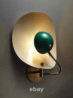 Applique murale italienne de style moderne du milieu du siècle 1950 avec luminaire Sputnik