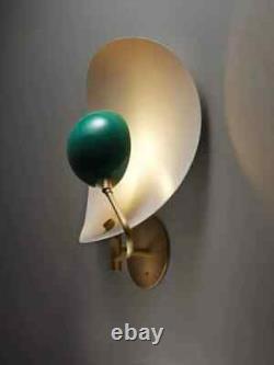 Applique murale italienne de style moderne du milieu du siècle 1950 avec luminaire Sputnik