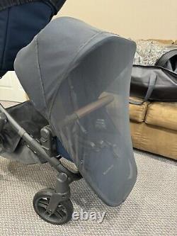 Poussette Uppa Baby avec siège d'appoint, nacelle, marche-pied et plusieurs accessoires