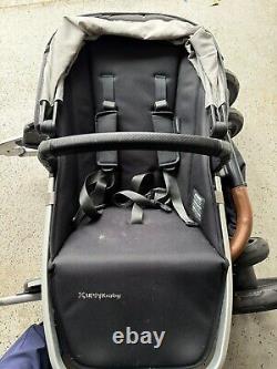 Poussette UppaBaby Vista en excellent état avec siège supplémentaire, supports et accessoires